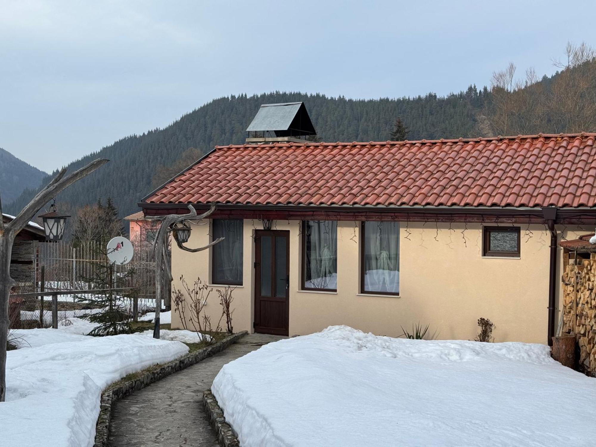 Mama Emiliya Guest House Beli Iskar Exteriér fotografie
